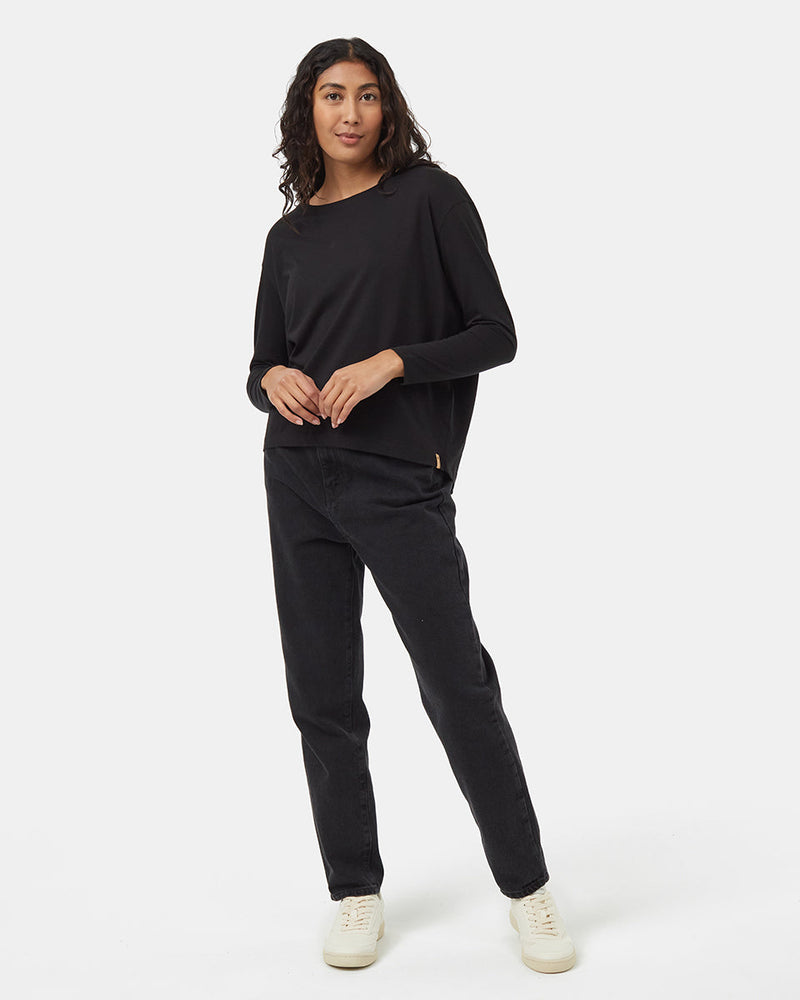 Black-Crew-Neck-Flowy-Long-Sleeve-Top