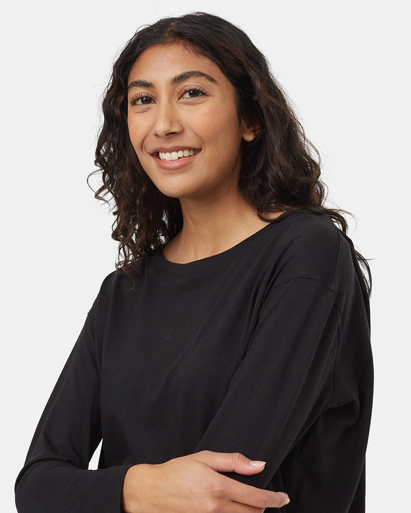 Black-Crew-Neck-Flowy-Long-Sleeve-Top