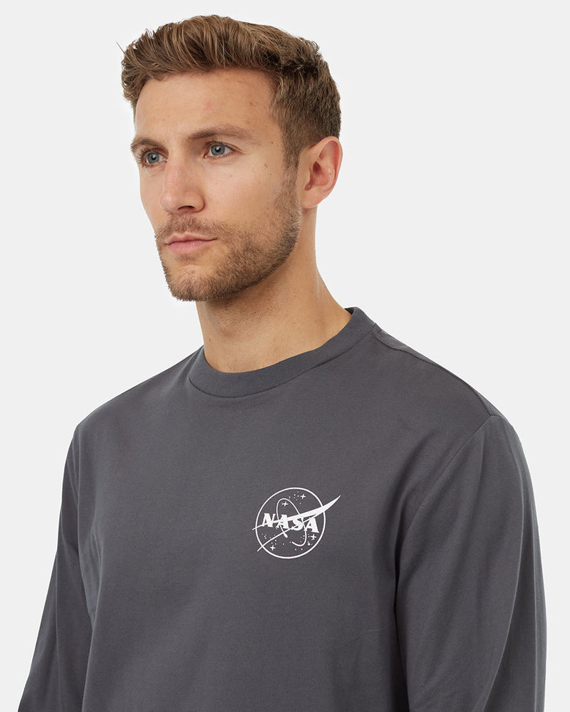 Black-Crew-Neck-Graphic-Longsleeve-T-Shirt-Ungendered