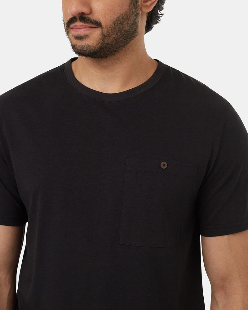 Black-Crew-Neck-Pocketed-Shortsleeve-T-Shirt