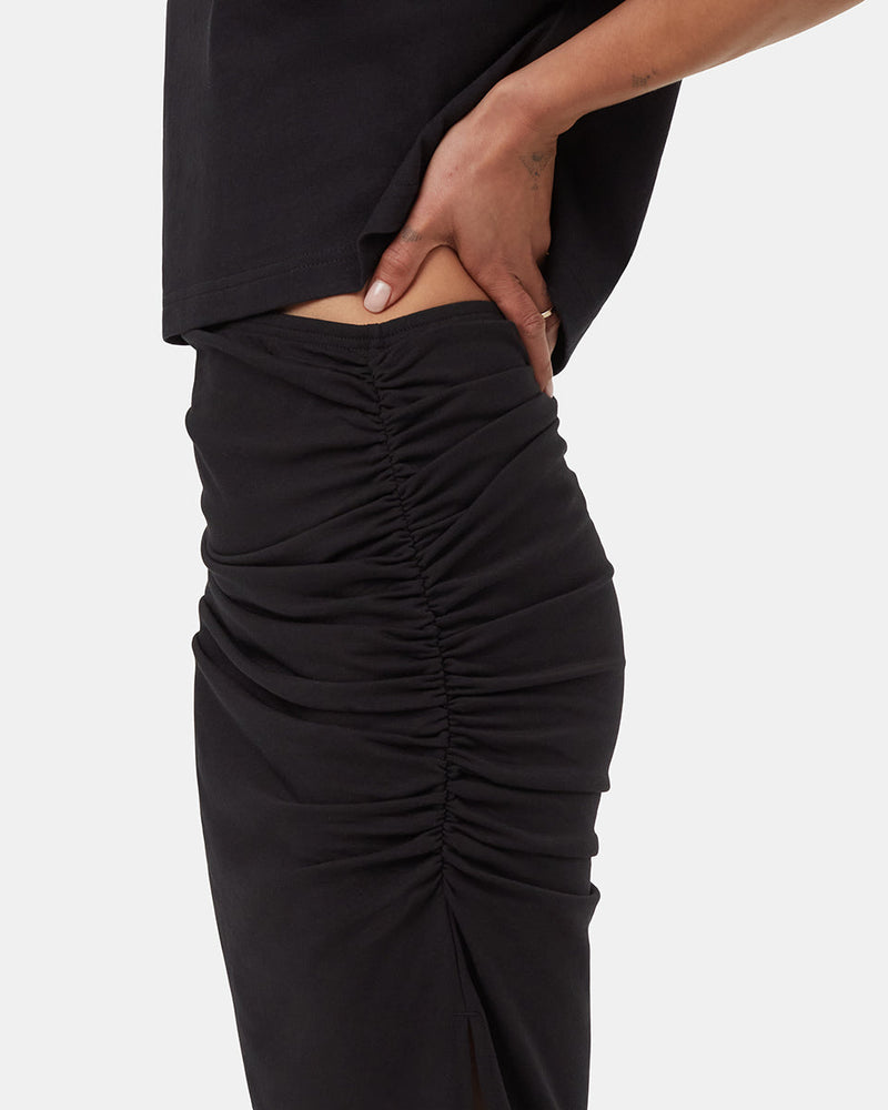 Black-High-Rise-Midi-Fleece-Skirt