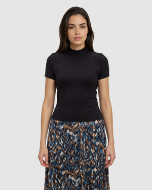 Black-Women_s-Short-sleeve-Mockneck *Model is 5'8", wearing size S