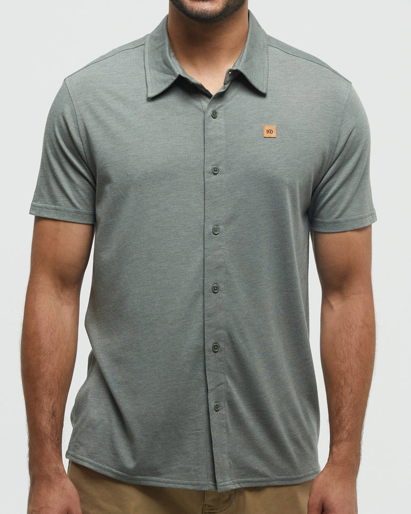 Green-Basic-Button-Up-Shortsleeve-Shirt