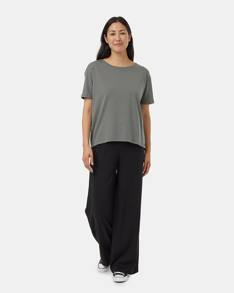 Green-Crew-Neck-Flowy-Oversized-Shortsleeve-T-Shirt